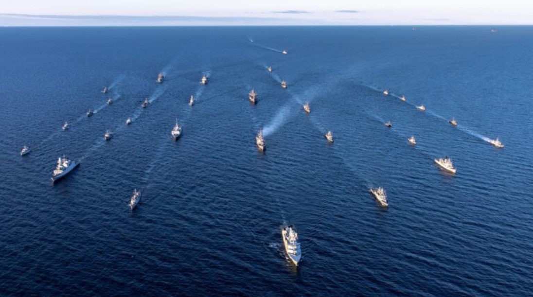Exercício naval histórico da OTAN no Golfo de Cádis: mais de 4.000 militares, drones avançados e tecnologias inovadoras em ação – 9 países participam da maior manobra militar de 2025