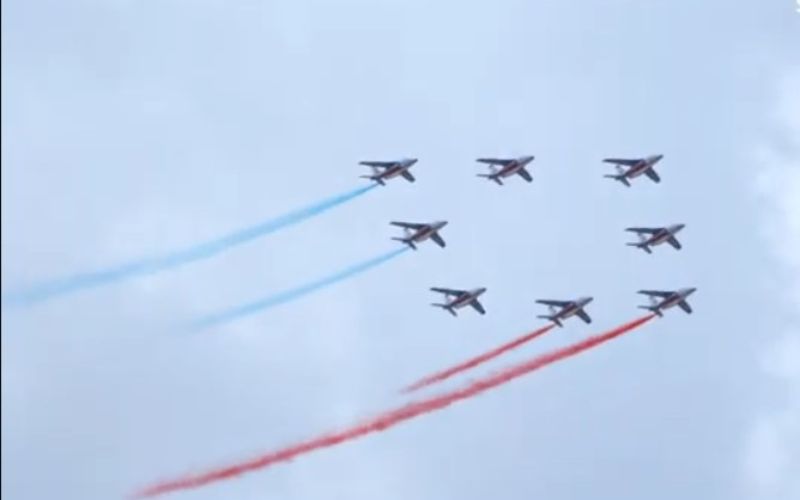 Viralizou! O momento exato da colisão de jatos da Força Aérea Francesa que deixou pilotos entre a vida e a morte (vídeo impactante)