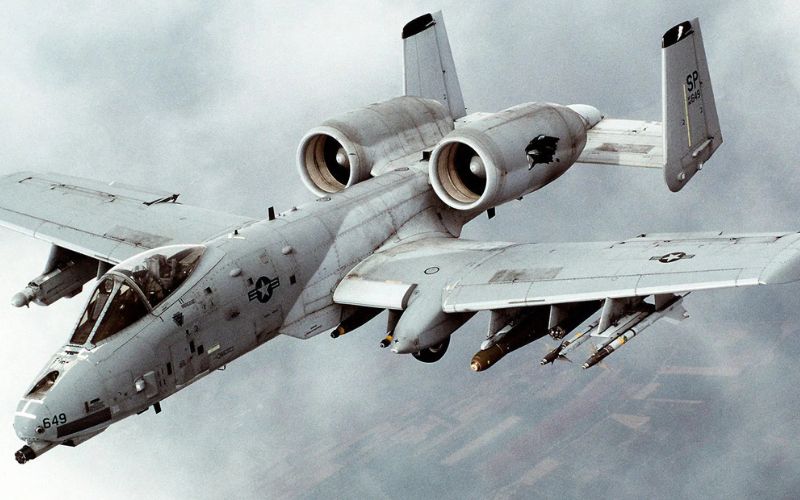 Revelado o futuro do A-10 Warthog: Aeronave lendária, pesadelo para tanques e tropas inimigas, ganha modernização, mas aposentadoria parece inevitável; EUA em choque!