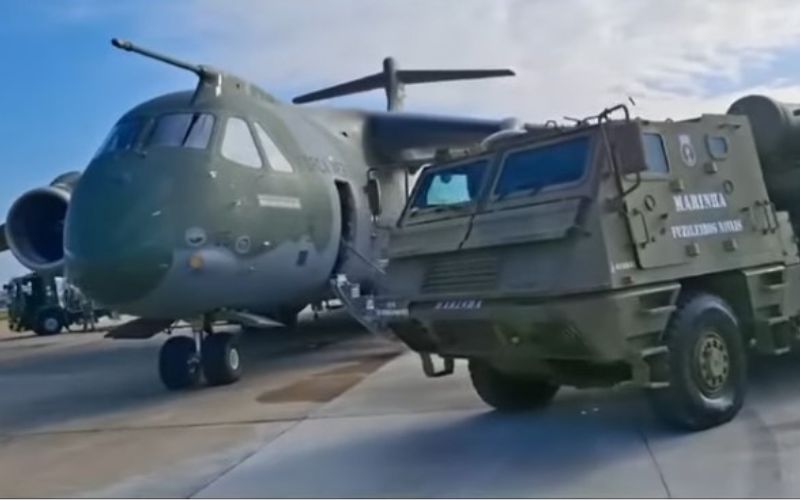 Combinação KC-390 + Astros dá ao Brasil um salto histórico na defesa brasileira: ‘É o feito do ano das Forças Armadas’, diz comandante Farinazzo