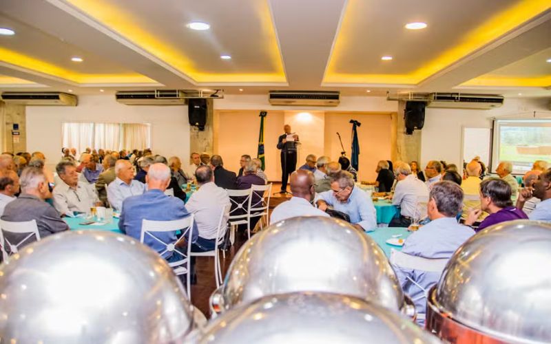 Convidado de honra do Clube Militar para evento de “Rememoração” de 64 é preso pela polícia do STF enquanto acompanhava julgamento de denúncia contra Bolsonaro