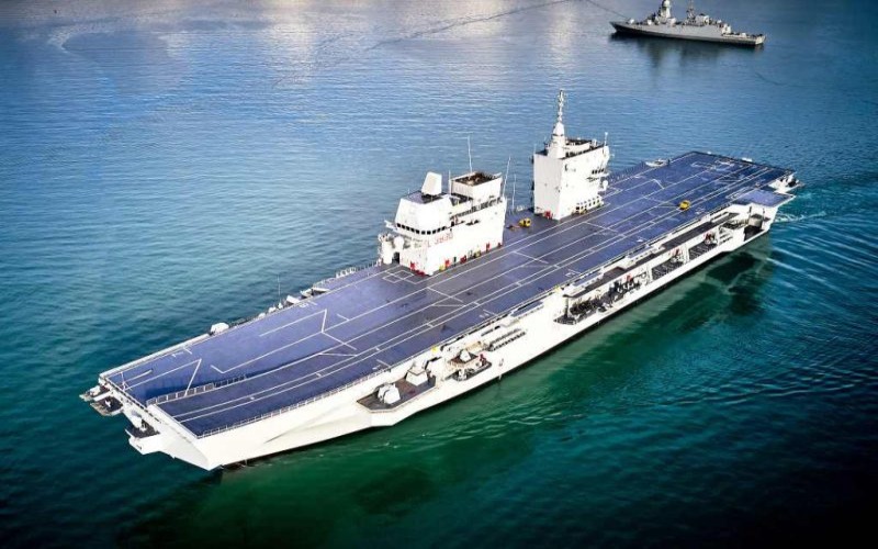 Marinha da Itália surpreende o mundo com o gigante LHD Trieste: navio anfíbio multifuncional projetado para operações com caças F-35B e capacidade de transportar 38 mil toneladas