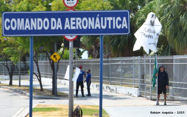 Militares fantasmas - Manifestação CESD e FN no RJ