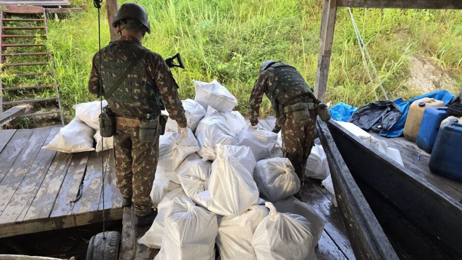 Exército Brasileiro dá duro golpe no narcotráfico na Amazônia – mas desafio está longe do fim