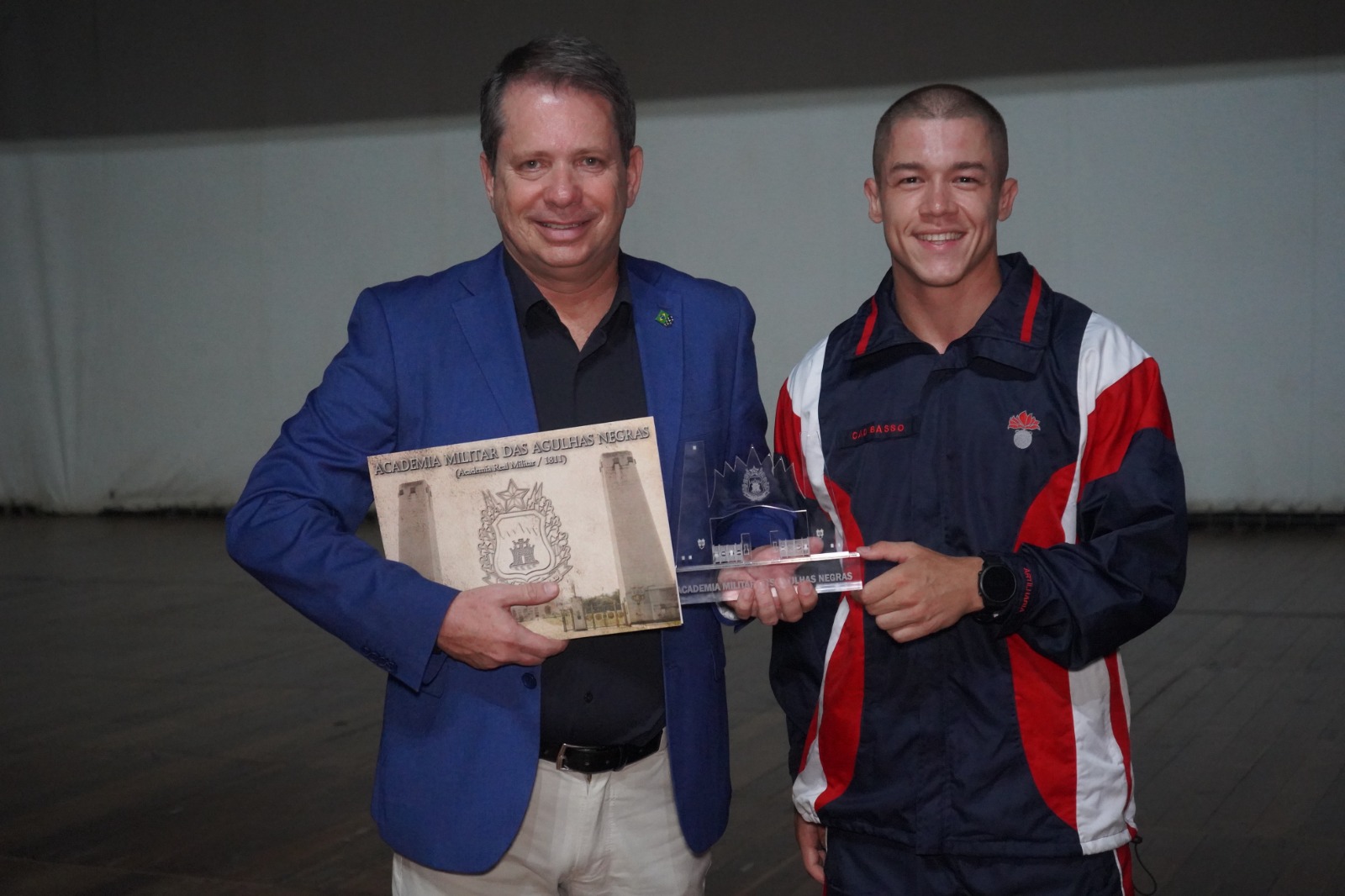 Cadete da AMAN faz história e quebra recorde de 60 anos nos 100m rasos!