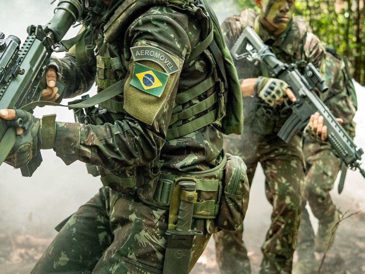 Saiu o reajuste dos militares para 2025, veja a nova tabela salarial: Governo publica MP concedendo aumento de 9% no soldo dos militares das Forças Armadas em 2 parcelas