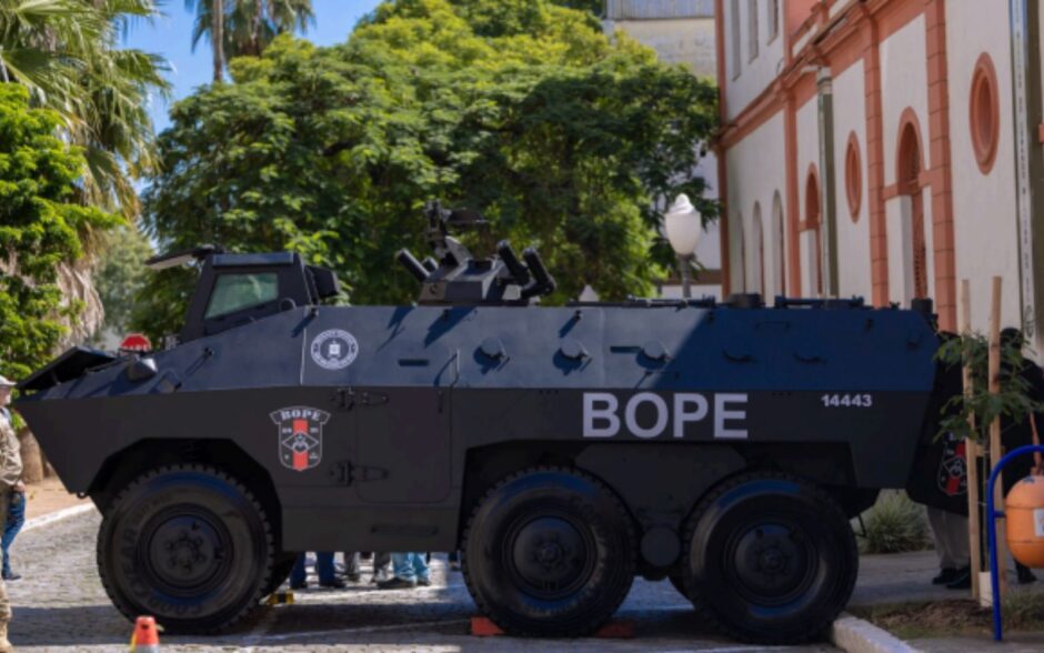 Engesa retorna depois de 3 décadas: entrega de seis veículos blindados Urutu restaurados