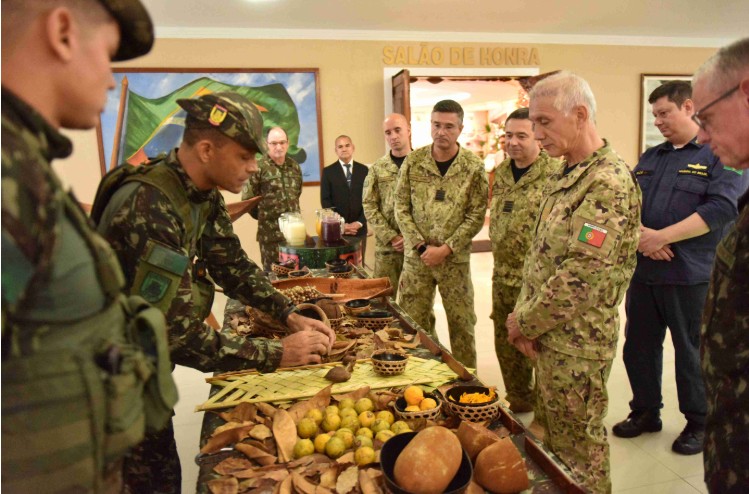 Exército brasileiro recebe general do Exército português na Amazônia e reforça parcerias estratégicas para defender a maior floresta do mundo de ameaças globais!