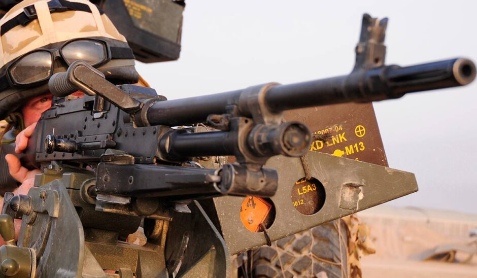 Marinha compra R$ 17,87 milhões em metralhadoras 7,62 mm FN MAG: Armas são referência mundial imbatível na categoria leve em precisão e confiabilidade