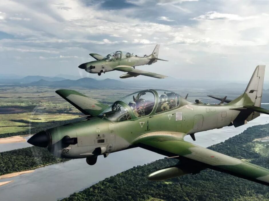 Crise entre Brasil e Paraguai se agrava após escândalo envolvendo a ABIN e ameaça colocar em risco venda milionária de Super Tucanos da Embraer à Força Aérea Paraguaia