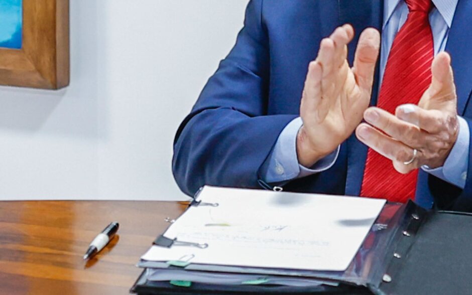 O decreto presidencial que promoveu dois oficiais ao posto de general após suas mortes