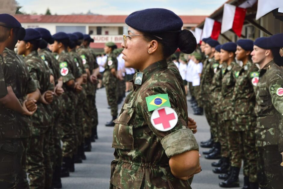 Crise silenciosa no Exército Brasileiro: desvalorização da carreira afasta profissionais de saúde e especialistas