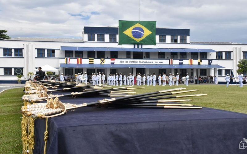 Marinha do Brasil entra na era da guerra invisível: primeiros especialistas em ciberguerra estão prontos para o combate digital