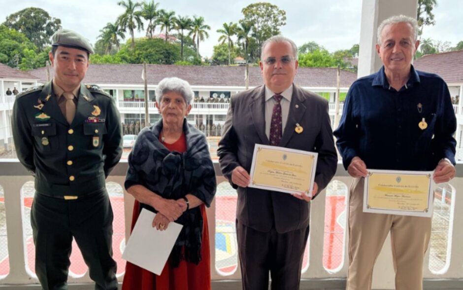 Exército homenageia desembargador com medalha de colaborador emérito em São João Del Rei