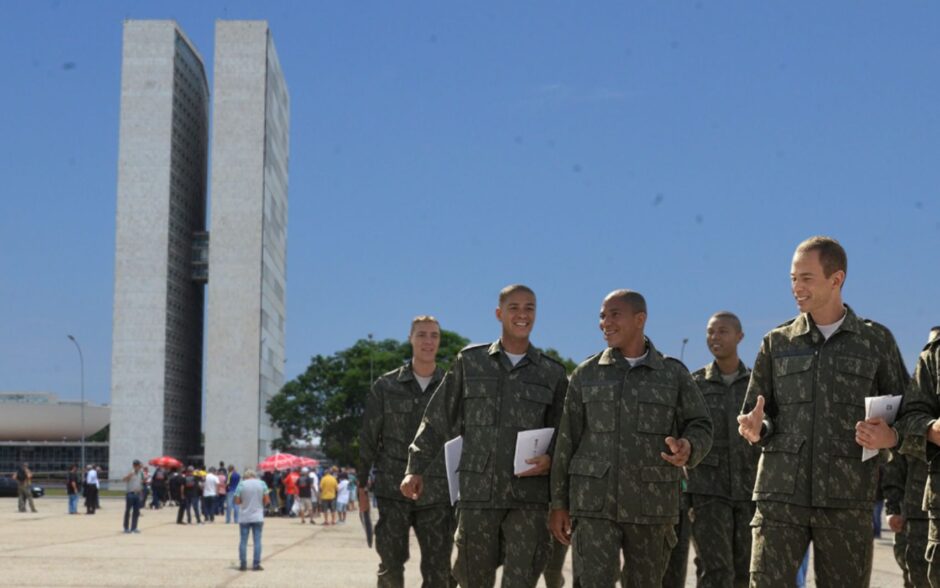 O upgrade no reajuste proposto para os militares: se aprovado, aperfeiçoamento passa para 65% e formação passa para 25%