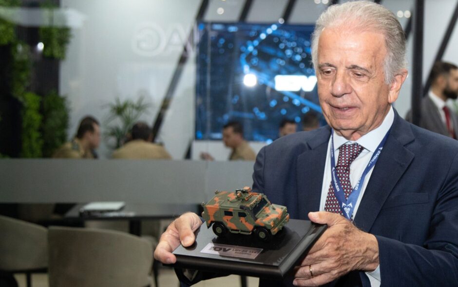 Múcio mantém generais na palma da mão, mas a tropa anda insatisfeita: queixume militar cresce nos bastidores e já chega ao Legislativo