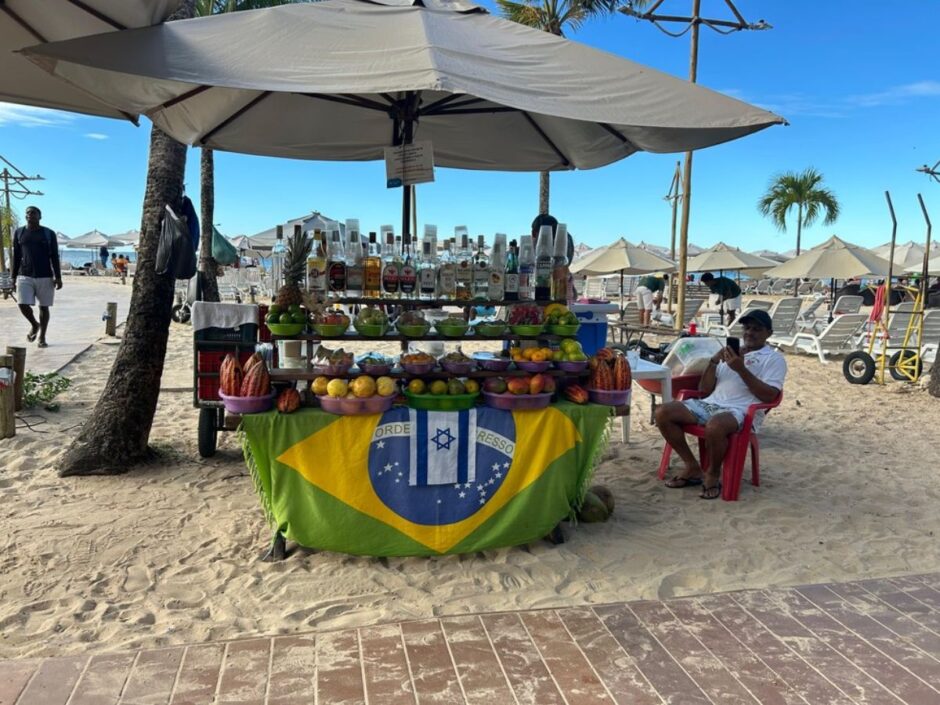 Cardápios em hebraico, festas trance, sinagoga e bandeiras de Israel: ilha baiana vira novo paraíso tropical preferido por militares e jovens israelenses pós-serviço militar