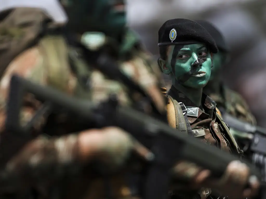 Exército anuncia marco histórico com 30 mil mulheres inscritas no serviço militar obrigatório e confirma que elas serão incorporadas à Força Terrestre a partir do próximo ano
