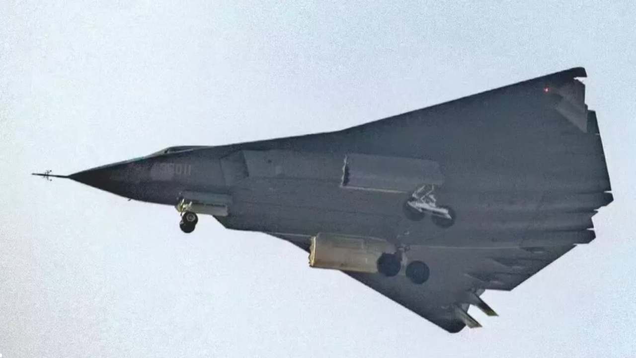 Novo jato futurista da China chama atenção de especialistas e reacende debate sobre os rumos da aviação militar global