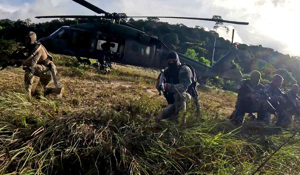 Embarcações, armas de fogo, ouro negro, cocaína e skunk: Conheça os principais materiais apreendidos pelo Exército na área de fronteira da Amazônia em 2025 que totalizam R$ 143 milhões