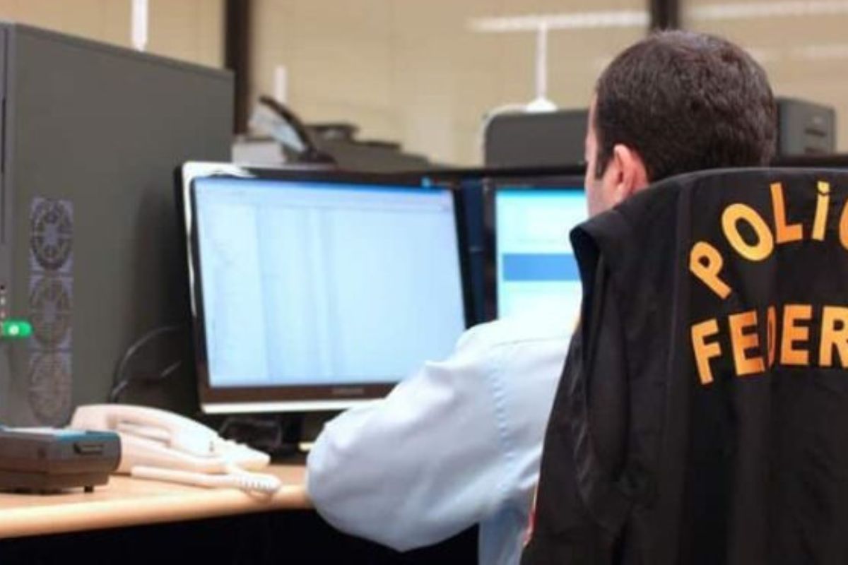 Tem nível médio completo e ainda não garantiu sua inscrição no concurso administrativo da Polícia Federal? Última chance!
