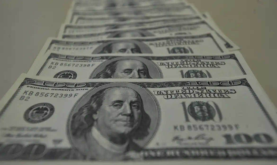 Argentina desliga as muletas: Milei desmonta controle cambial com dólar emprestado