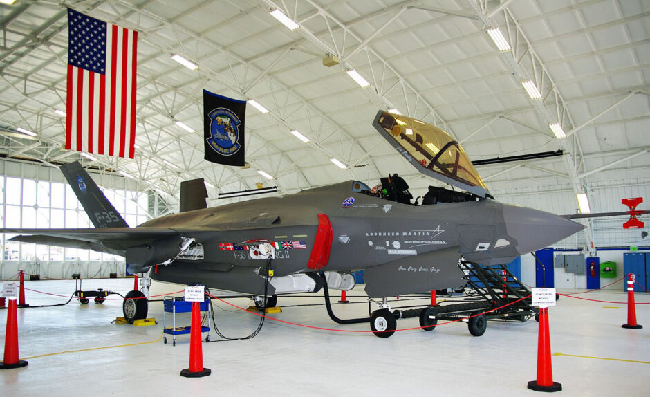 Imperialismo americano? EUA revelam aquisição histórica de 2,4 mil caças F-35: o jato supersônico mais poderoso do mundo promete equipar a Força Aérea, Marinha e Fuzileiros Navais