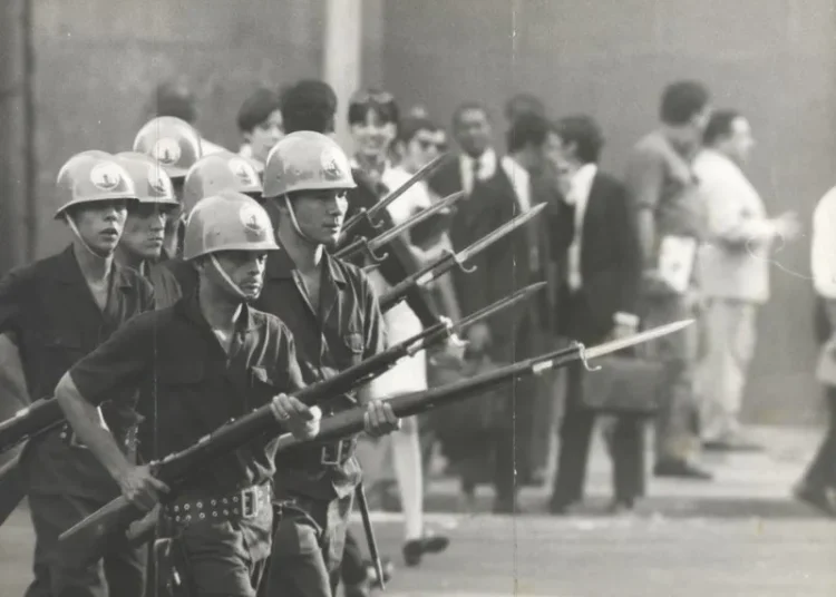 Regime militar, o crescimento com censura: o paradoxo que ainda divide o país