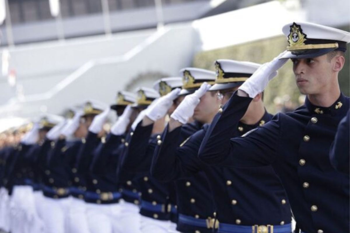 Marinha convoca Engenheiros das mais diversas áreas para ingresso como Oficial: salários podem chegar a mais de R$ 9 mil