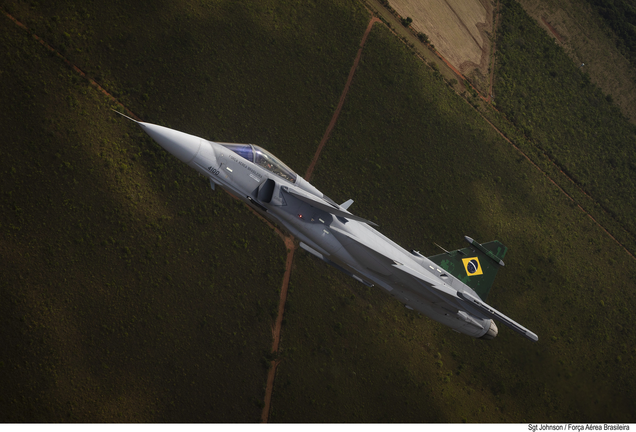 Tecnologia limitada dos caças Su-30 da Venezuela expõe defasagem frente ao Gripen F-39 da Força Aérea Brasileira em todos os quesitos operacionais e estratégicos