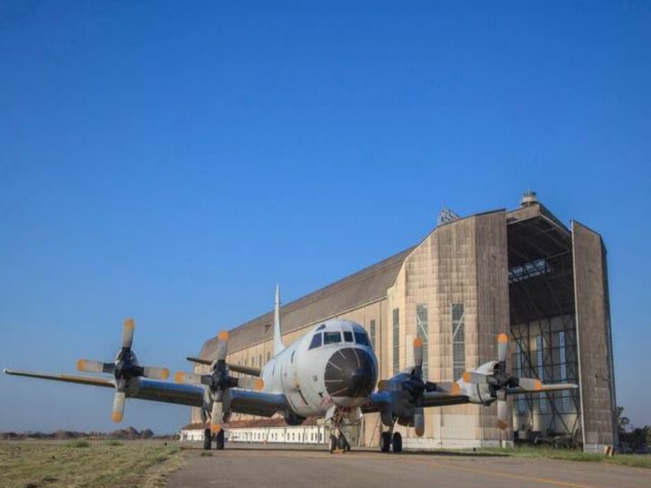 Conheça o histórico centro estratégico da FAB no RJ: Base Aérea de Santa Cruz opera caças F-5M, helicópteros H-36 e drones Heron com missão na defesa aérea, patrulha marítima e resgate