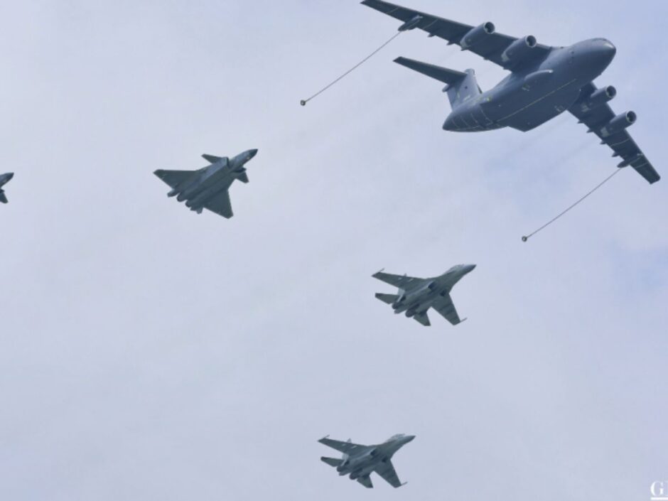 China mobiliza caças para exercício conjunto inédito com o Egito e amplia presença militar em base estratégica africana