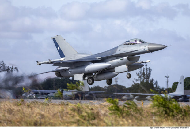 F-16 chileno durante a CRUZEX 2024.