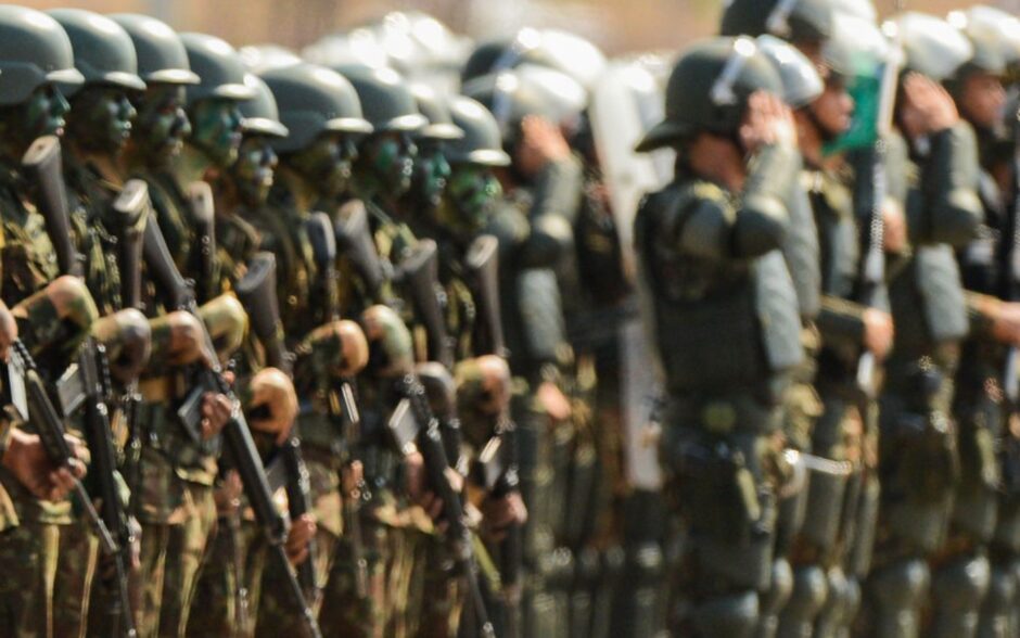 Mulheres alistadas no Exército não poderão seguir carreira até o oficialato: aquelas que ingressam pelo Serviço Militar Inicial tem o limite de 96 meses de serviço nas Forças Armadas
