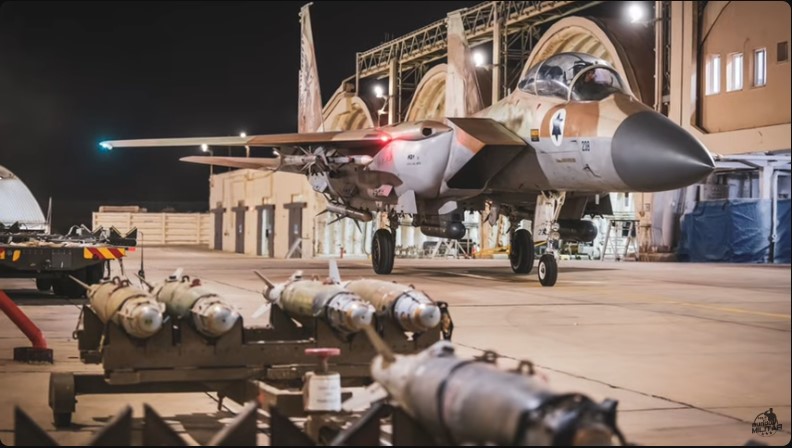 F-15I Ra’am: a arma preferida de Israel para aniquilar alvos, supera o F-35 em poder de fogo e alcance extremo, com bombas de 900 kg que penetram bunkers e autonomia para atingir o Irã, o caça prova por que continua indispensável