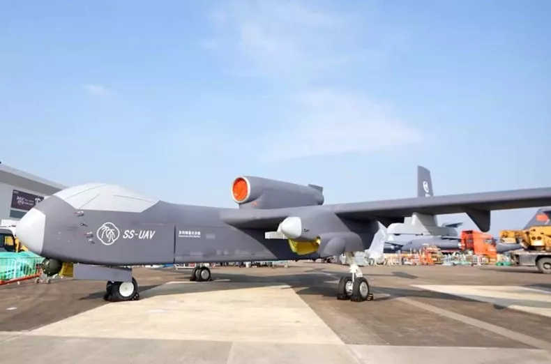 Porta-aviões do céu? China exibe aeronave que lança 100 drones e desafia a lógica militar; a nova “nave-mãe” chinesa
